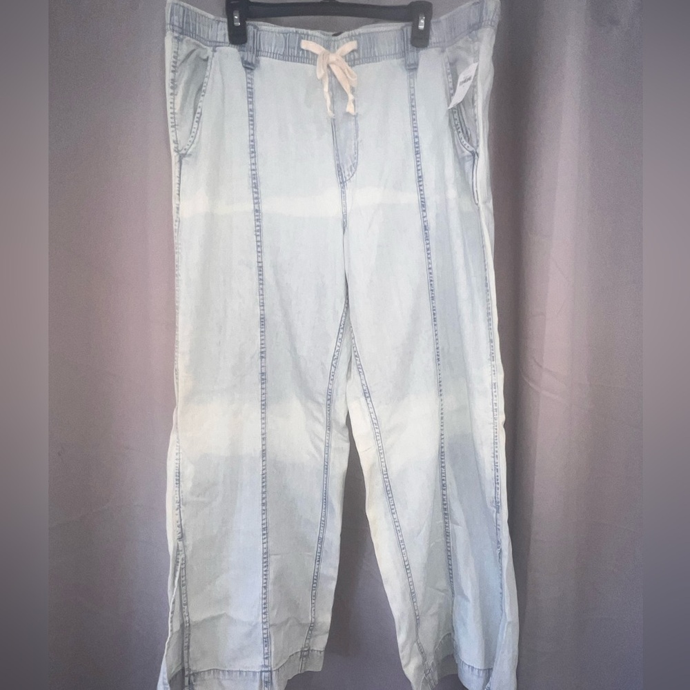 NWT GAP XL Light Blue Flare & Wide Leg Jeans